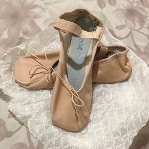 Capezio Ballet leather shoes.